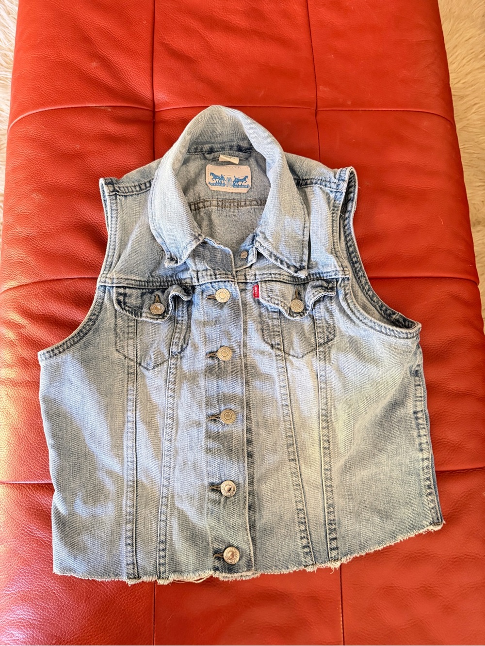 Levi's Light Blue Denim Sleeveless Jacket with Red Tab - size Small